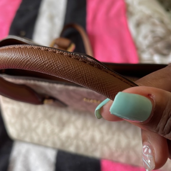 Authentic Michael Kors bag and wallet set - Picture 9 of 11